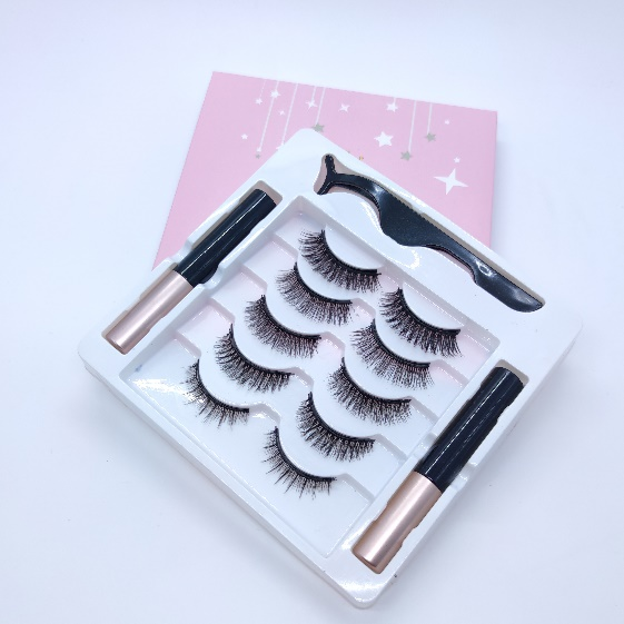 Magnetinės blakstienos su akių pieštuku – „The Ultimate Beauty Hack“.