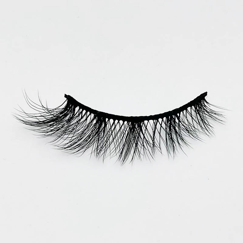 7 porų Wispy Cat Eye Strip blakstienų paketas